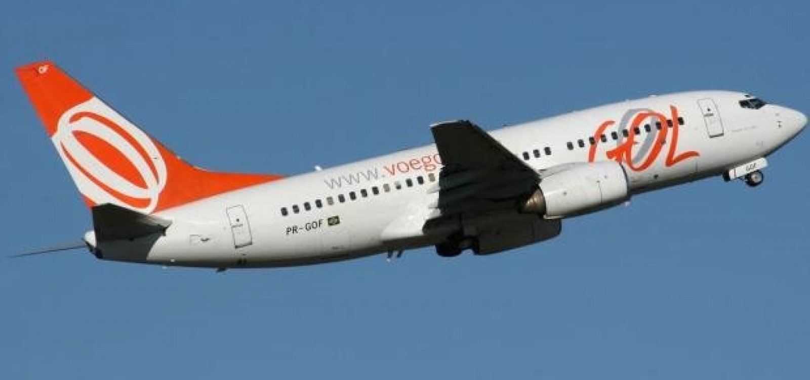 [Codecon autua Gol e Azul por cobranças abusivas em preços de passagens]