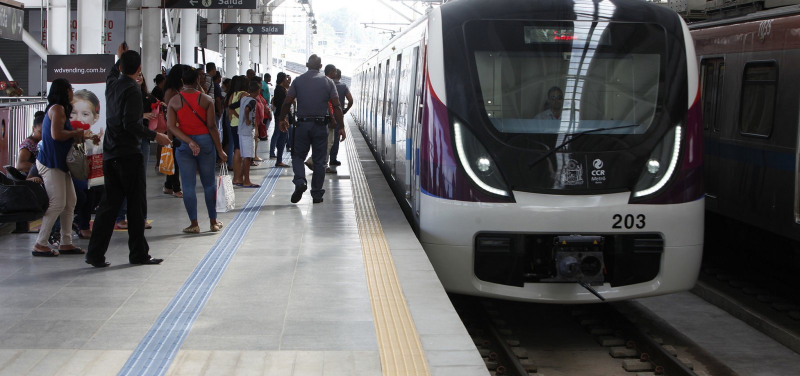 [Linha 1 do metrô de Salvador opera com velocidade reduzida]