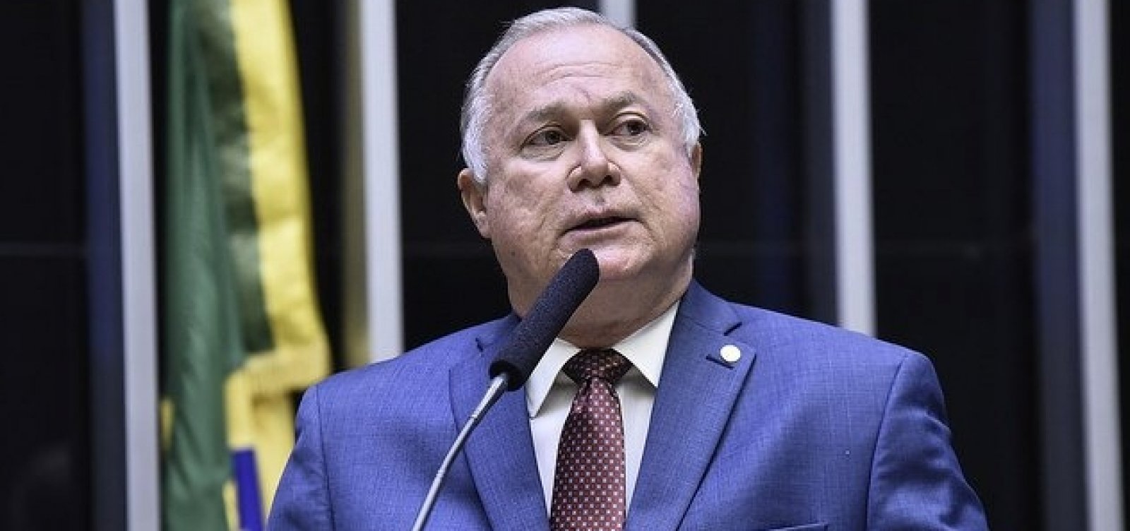 [Ao atacar classe política, Bolsonaro 'continua como se tivesse no palanque', diz Paulo Azi]