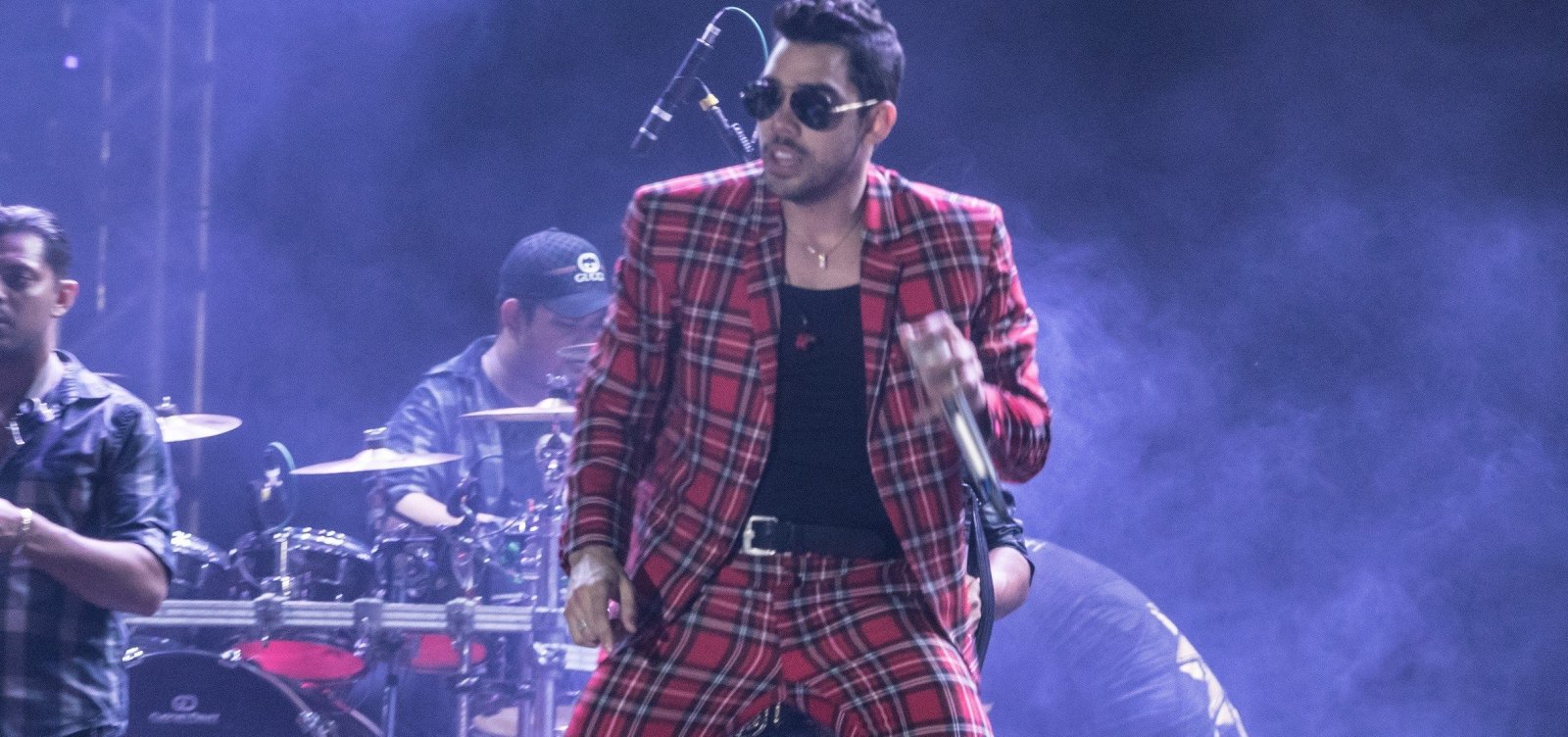 [Cantor Gabriel Diniz morre em acidente de avião ]