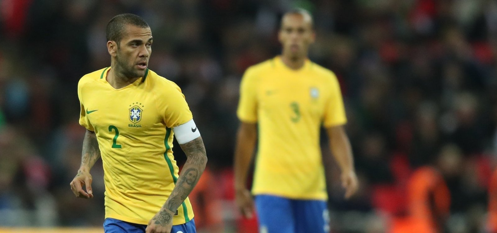 [Tite rejeita Neymar e define Daniel Alves como capitão da seleção]