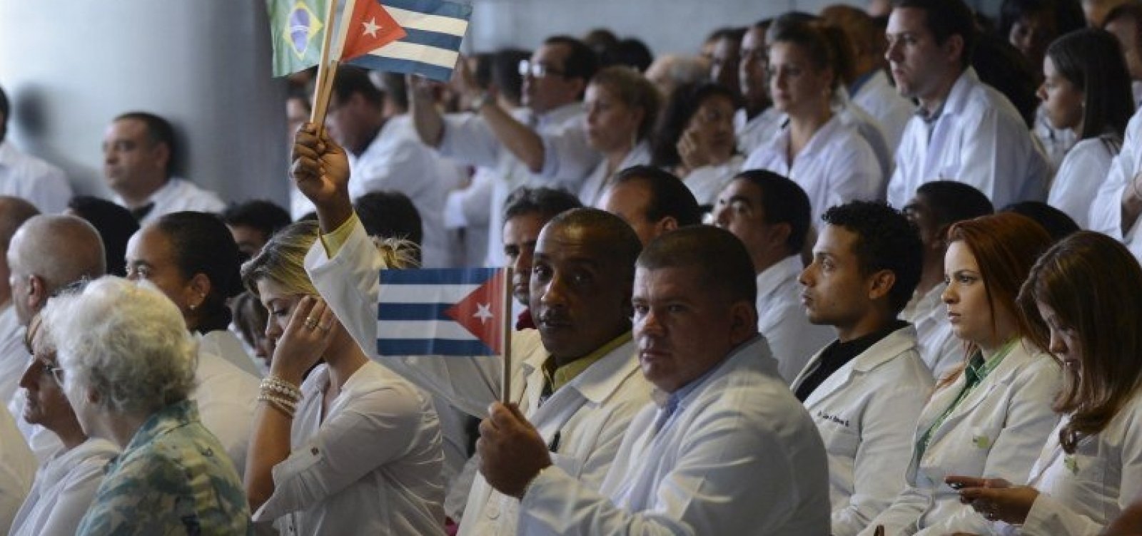 [Ministério deve flexibilizar revalidação de diploma por médicos cubanos]