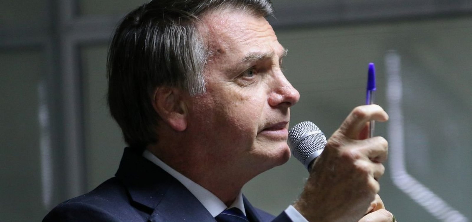 ['Estou comendo o pão que o diabo amassou', diz Bolsonaro]