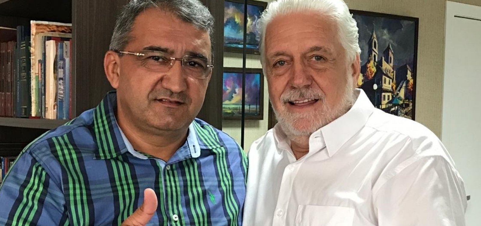 [Wagner convida condenado por desvio de verba a se filiar ao PT]