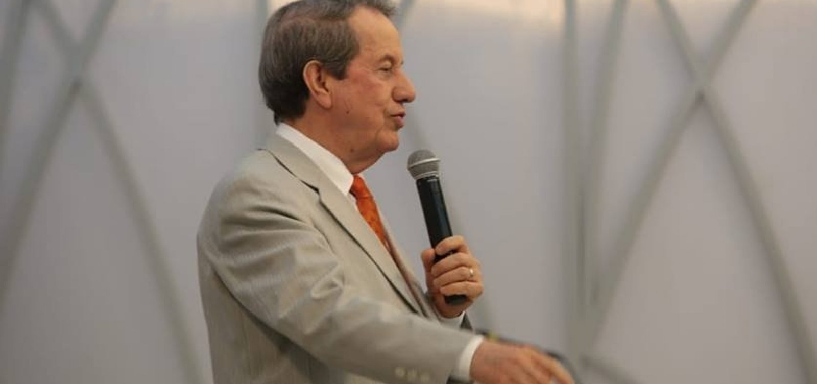 [Governo Bolsonaro concede passaporte diplomÃ¡tico ao pastor R. R. Soares]