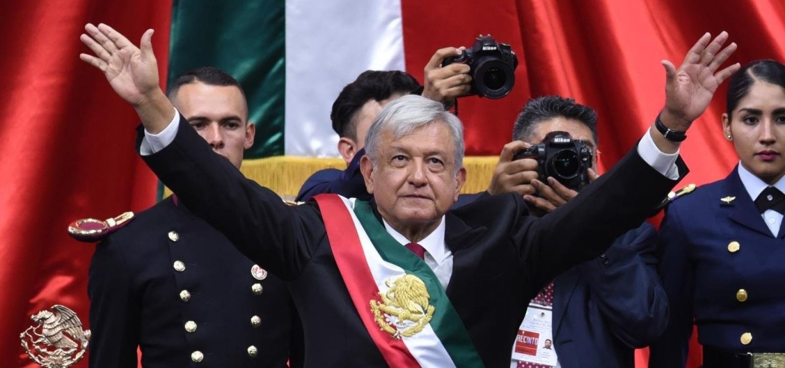 [Presidente do MÃ©xico comemora acordo migratÃ³rio com os EUA]