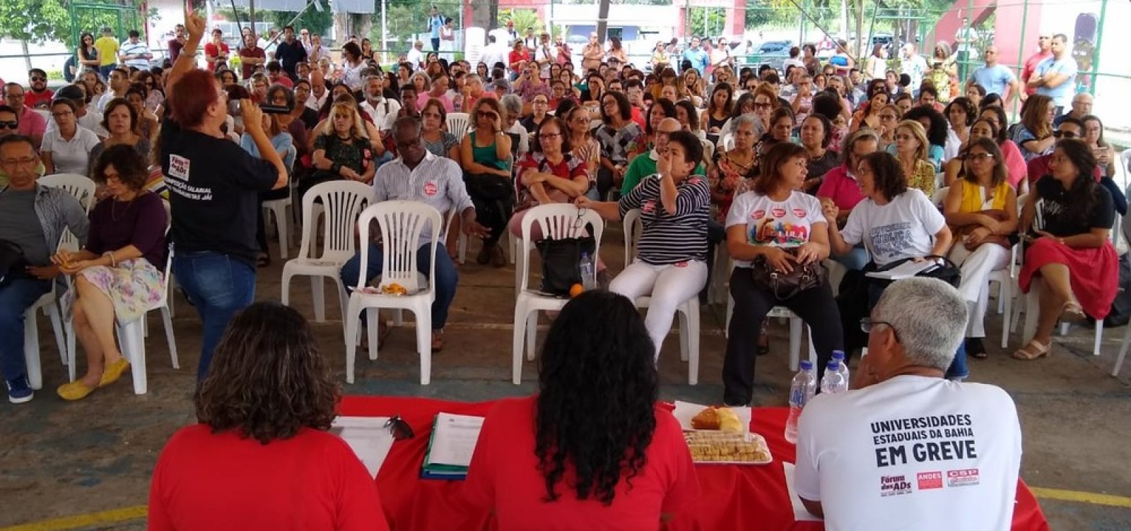 [ApÃ³s dois meses, professores da Uneb encerram greve]