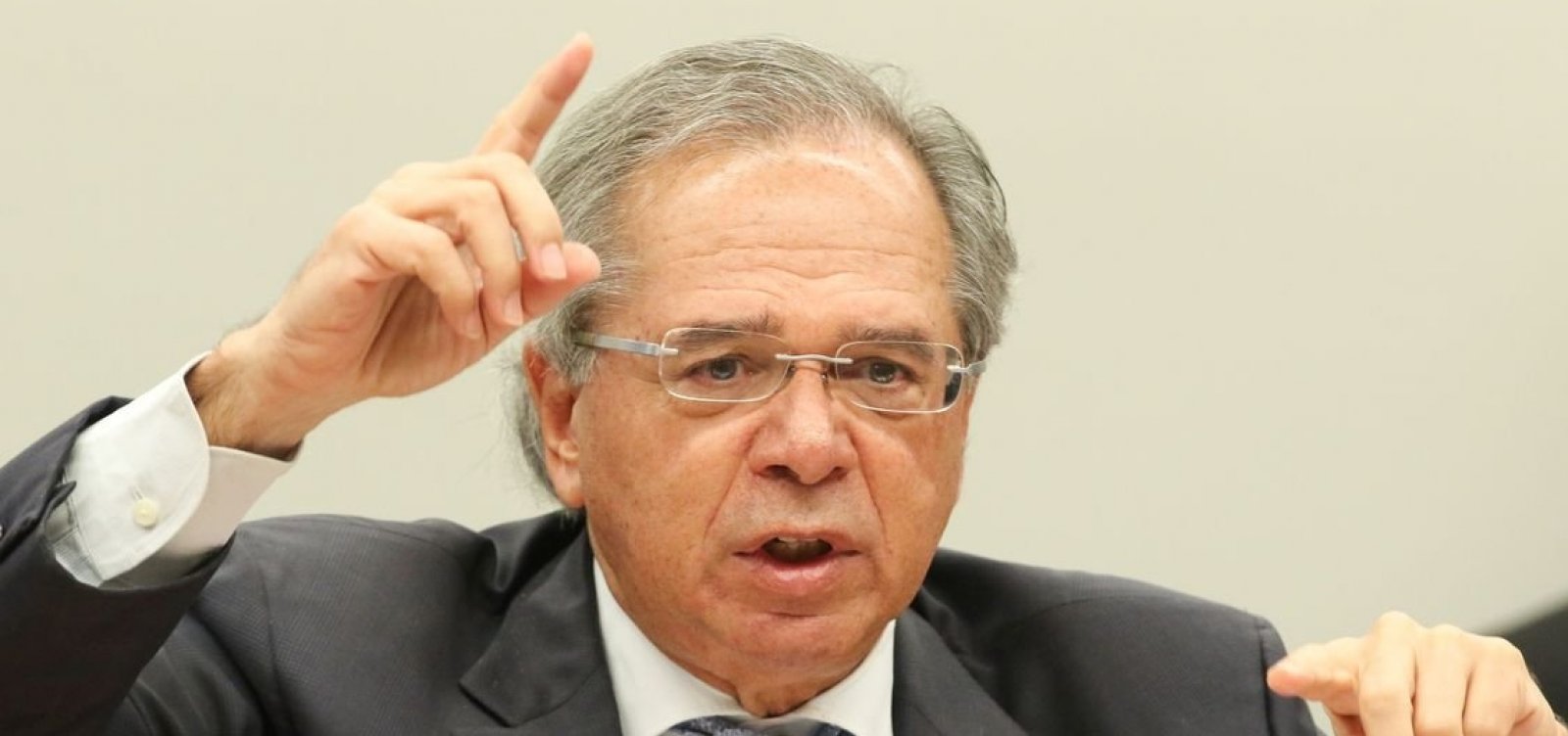 ['Estamos despedalando', diz Guedes sobre restituiÃ§Ã£o de R$ 3 bilhÃµes da Caixa]