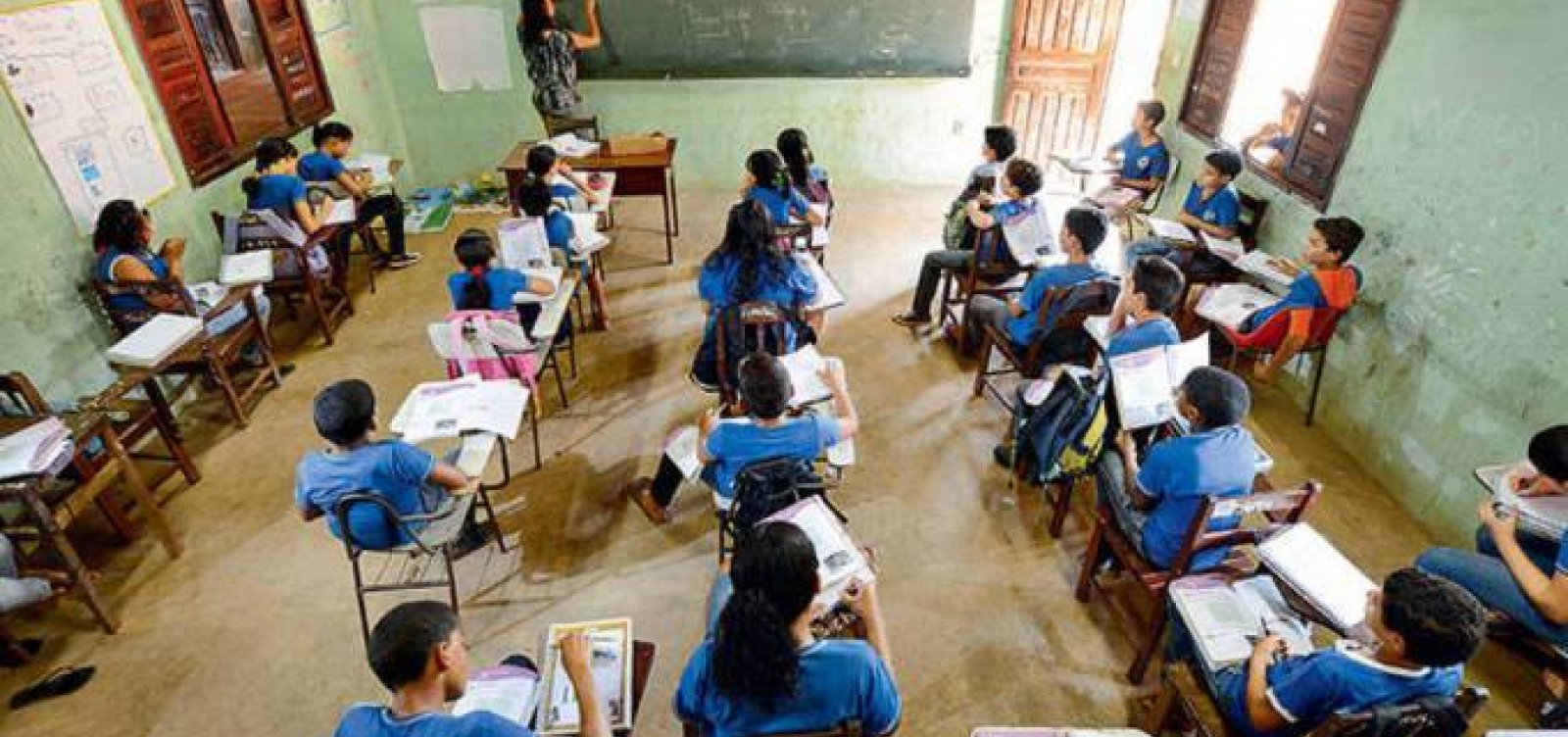 [Pesquisa aponta que professor brasileiro Ã© um dos que mais sofrem intimidaÃ§Ã£o]