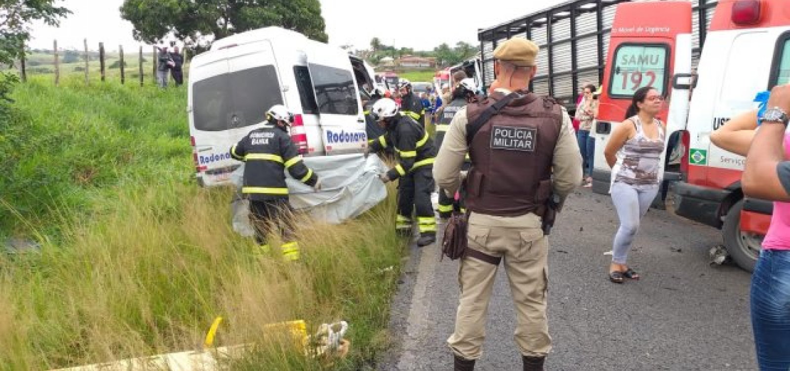 [Oito pessoas morrem em acidente em rodovia entre Feira de Santana e SÃ£o GonÃ§alo]