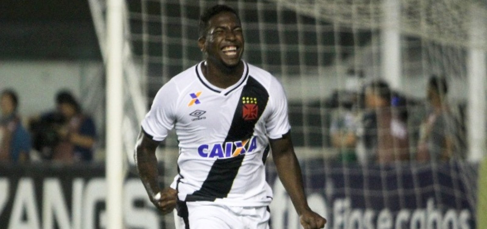 [Jogador Thalles, do Vasco, morre em acidente no Rio de Janeiro]