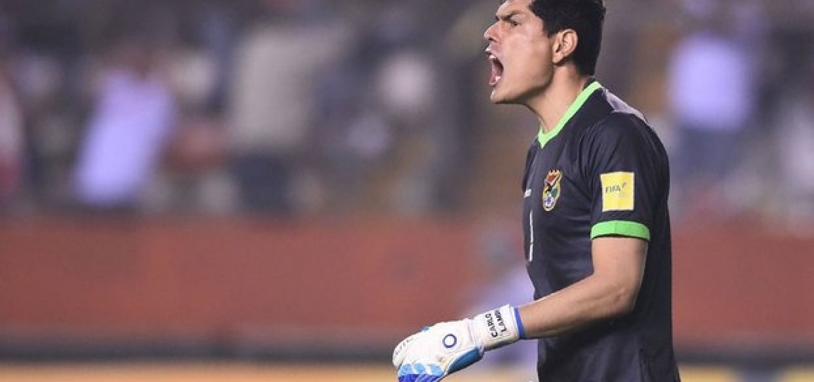 [CBF é multada por gritos homofóbicos da torcida brasileira]