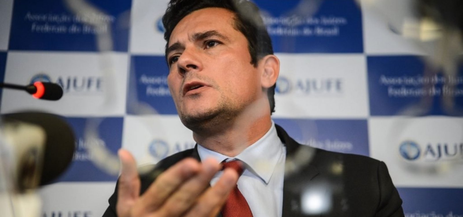 [Moro se comportou como chefe do MPF em novos diálogos, diz revista ]