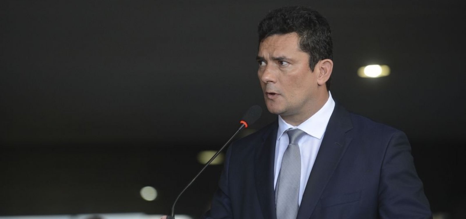 [Moro afirma que não vai deixar ministério por 'falsos escândalos']