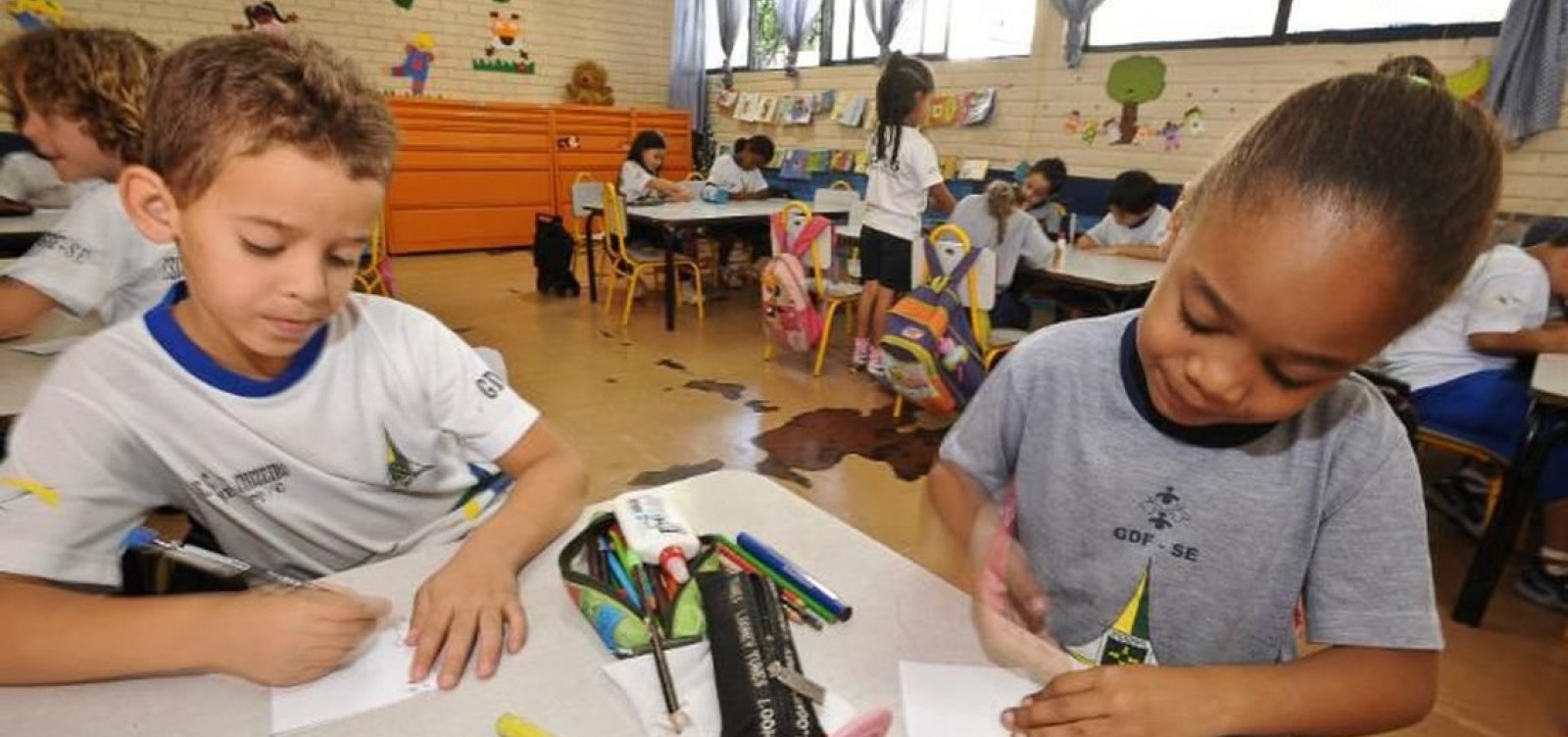 [Governo esvazia programas da educação básica e ensino técnico]