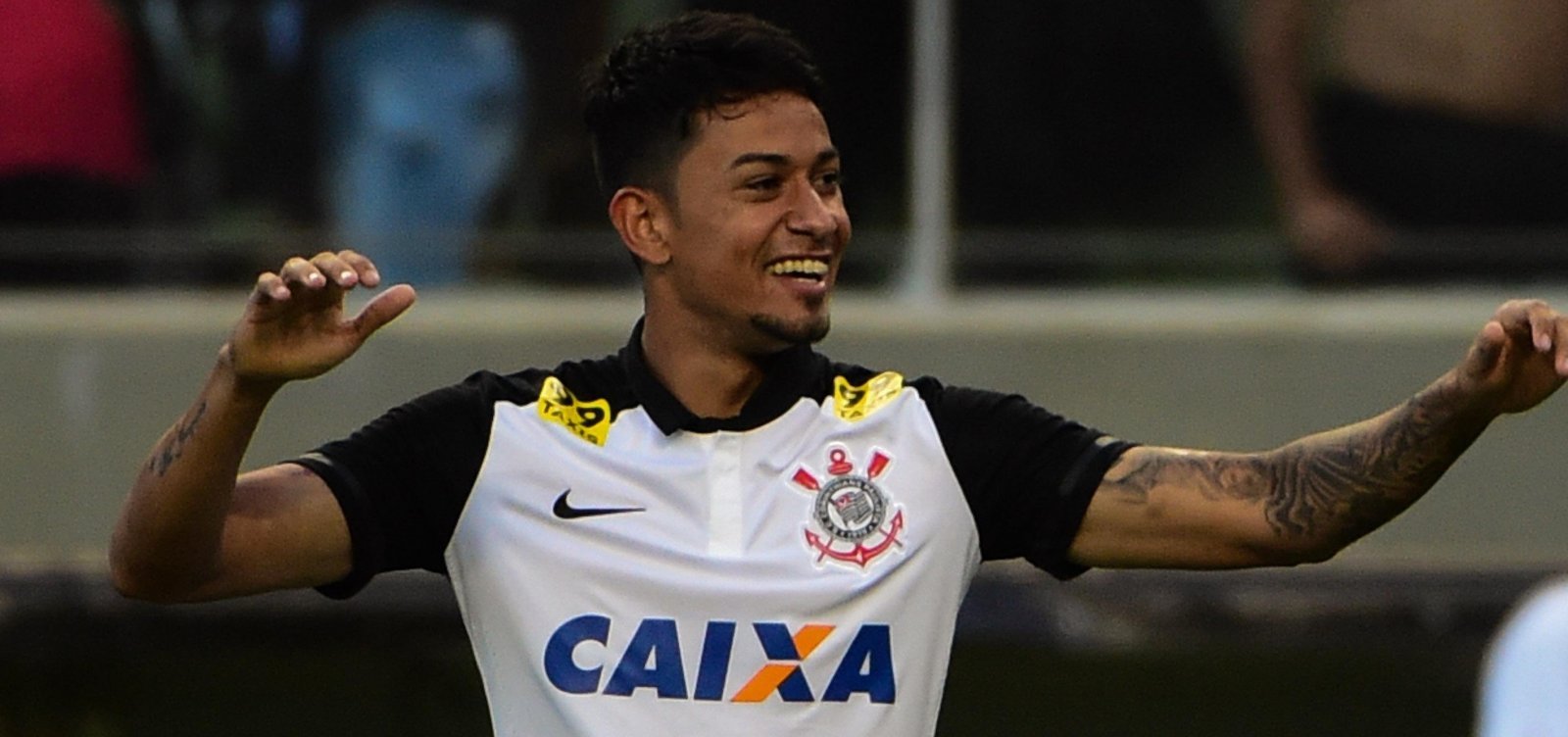 [Bahia oficializa chegada do atacante Lucca]