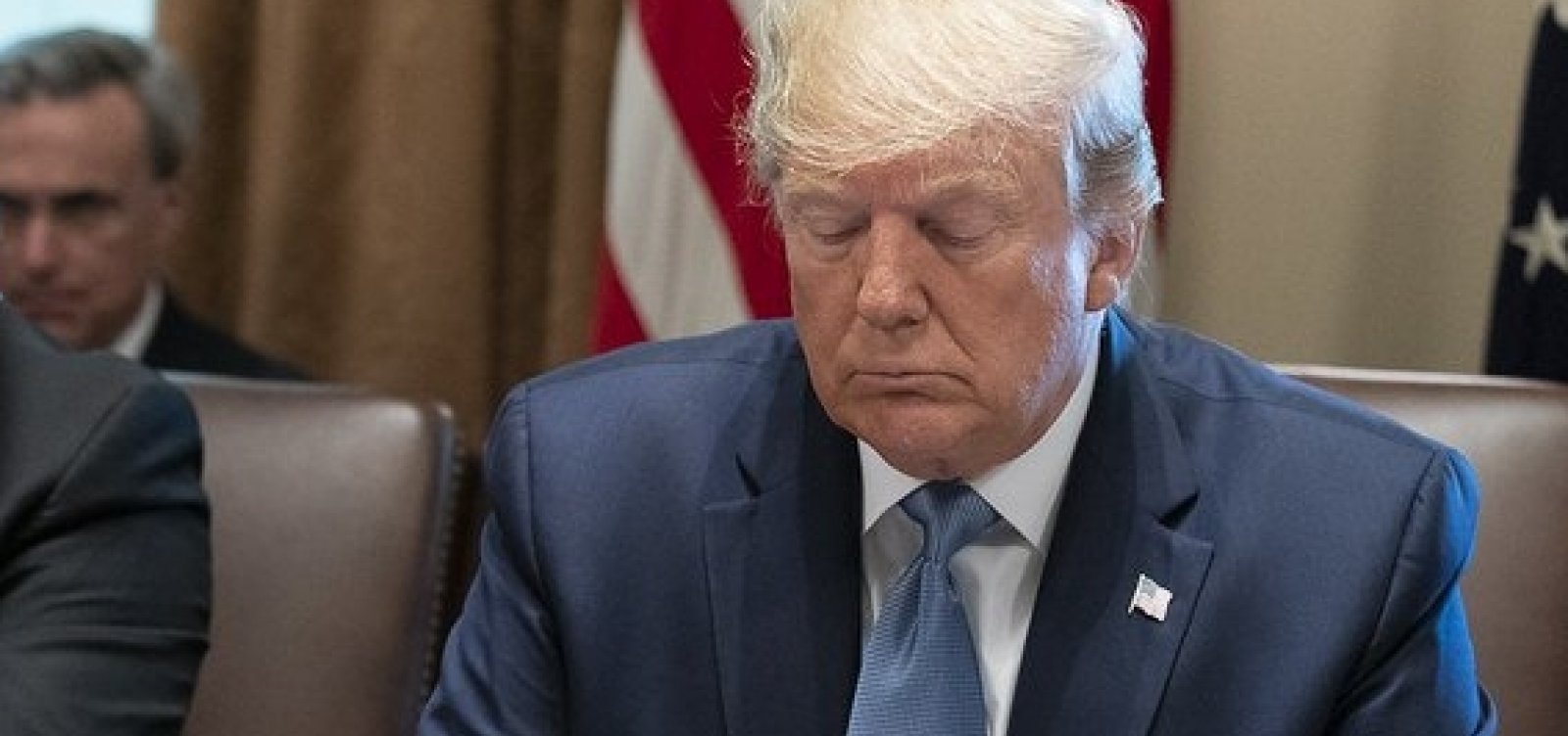 [Democrata entra com pedido de impeachment contra Trump]