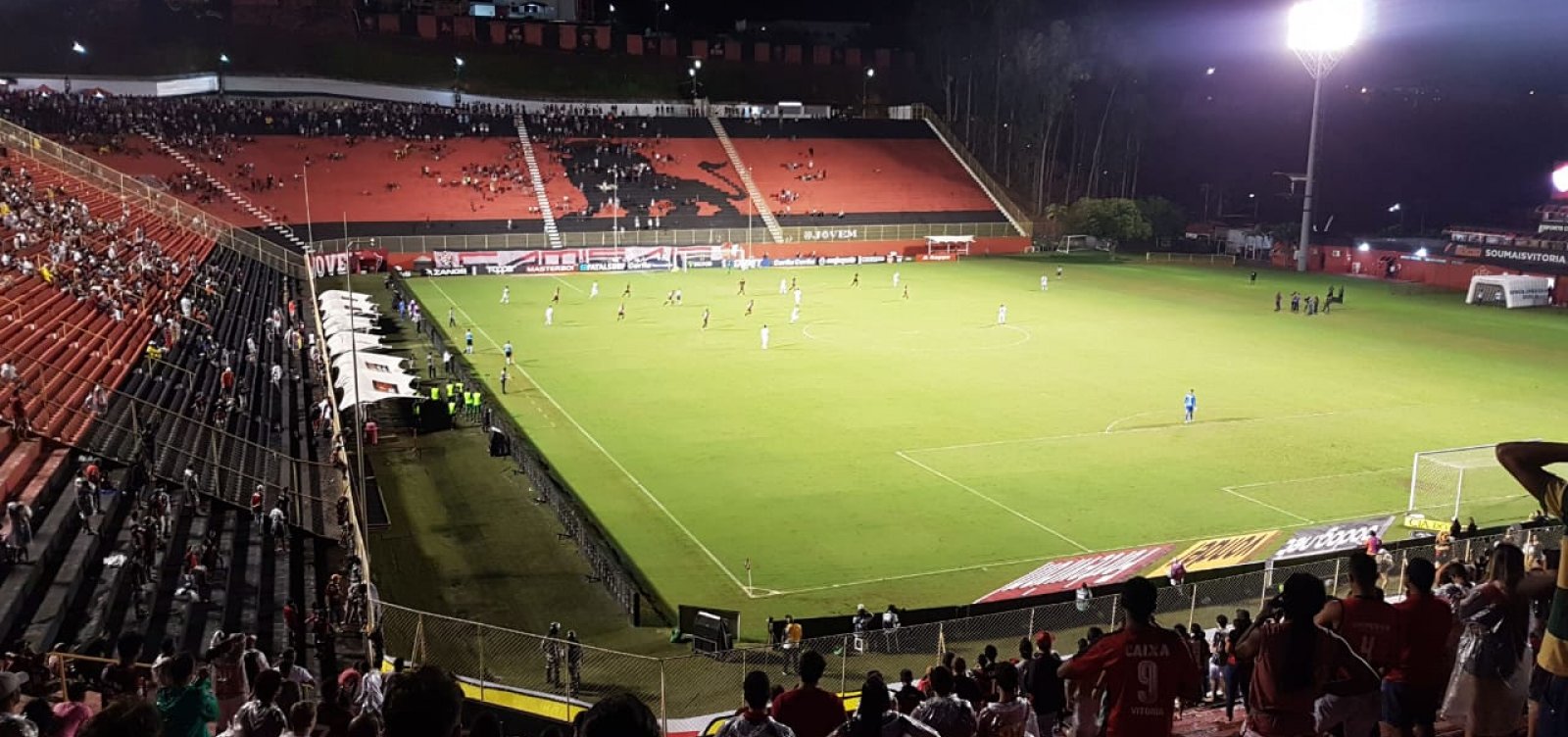 [No Barradão, Vitória vira o jogo e vence a Ponte Preta]