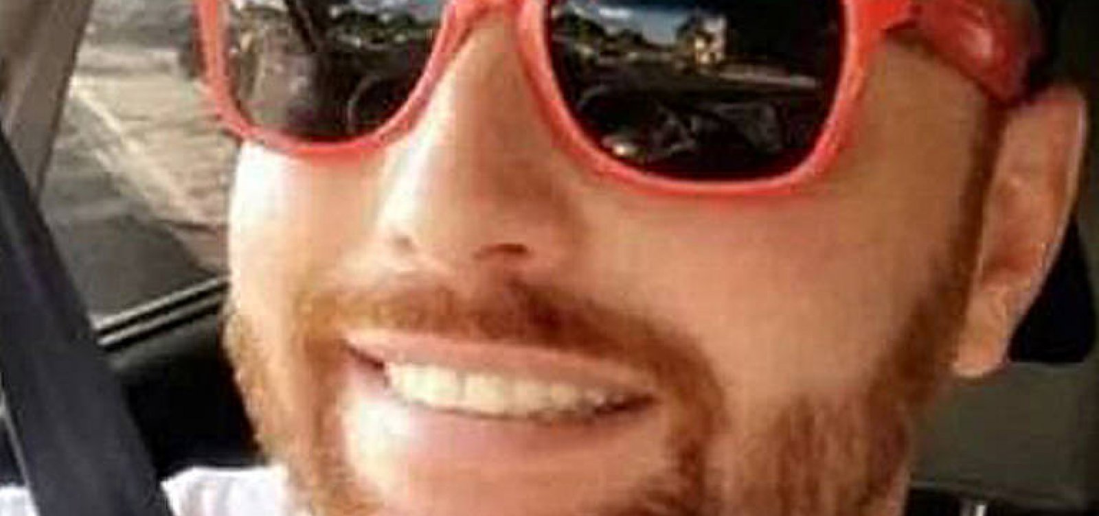 [Hacker diz que deixou no exterior cópias de conversas de autoridades]