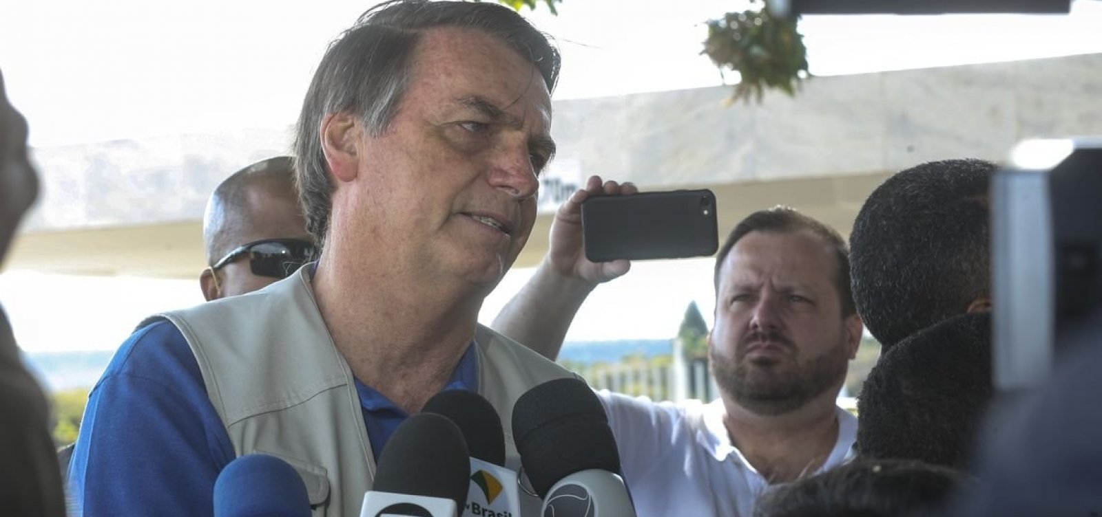 ['VocÃª acredita em ComissÃ£o da Verdade?', diz Bolsonaro sobre morte de pai do presidente da OAB]