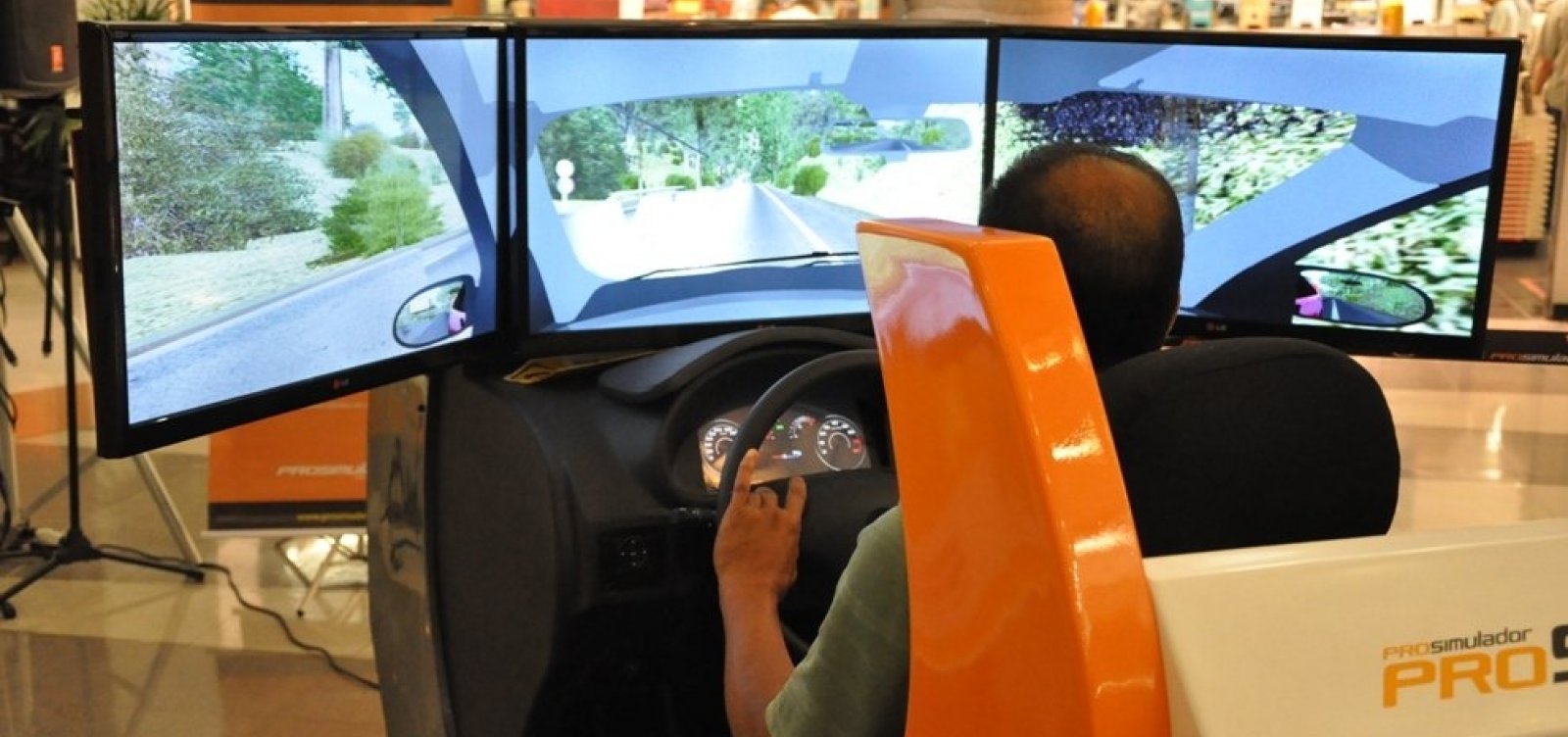 [Detran torna facultativo uso do simulador de direção em autoescolas]
