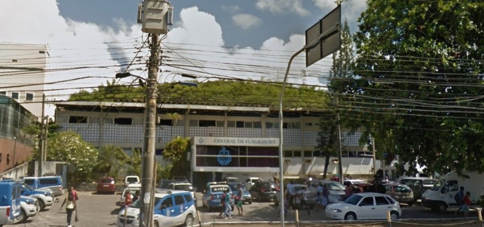 [Homem é espancado no Cabula após tentar assaltar loja com arma falsa]