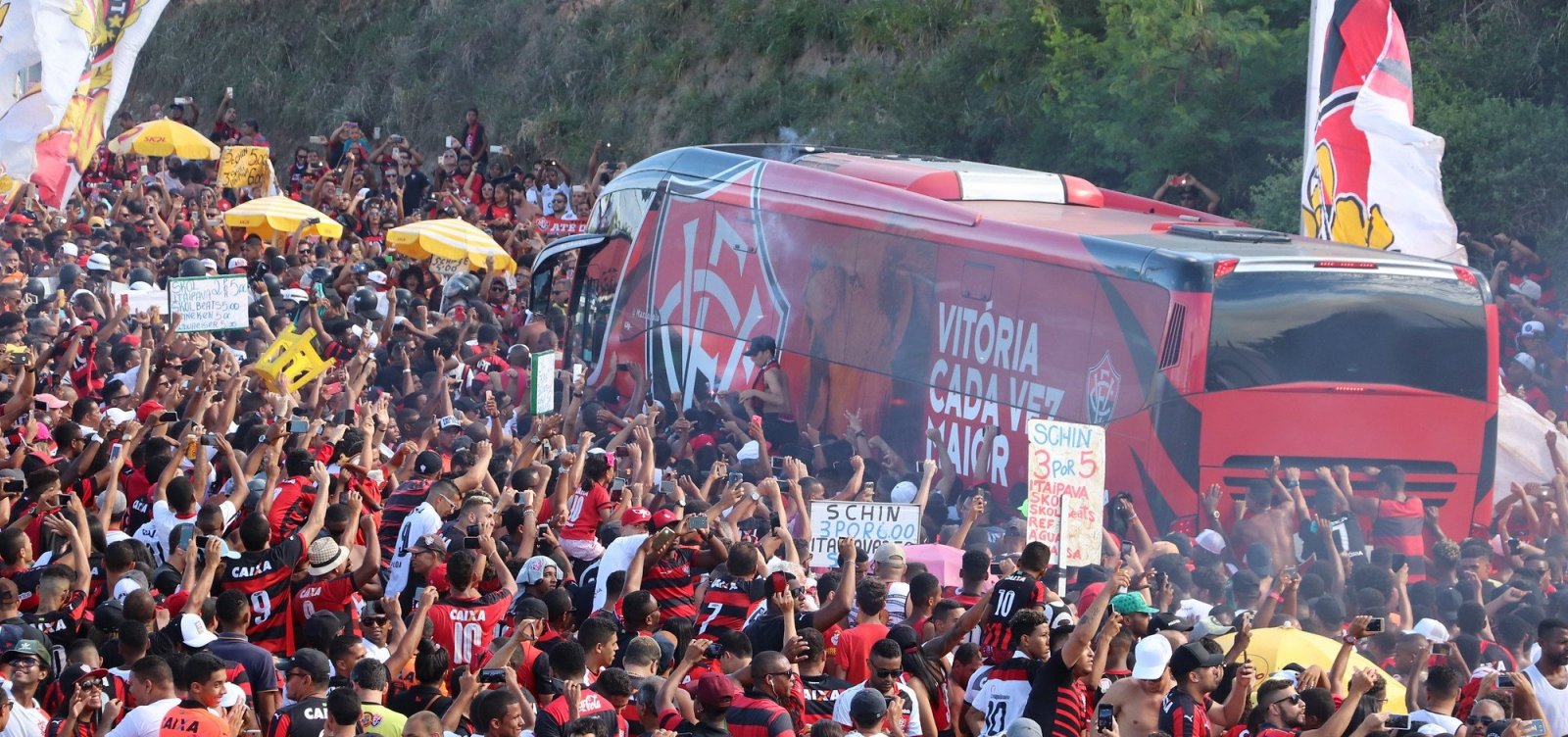[Por logística, Vitória vai viajar de ônibus para jogar contra o CRB]