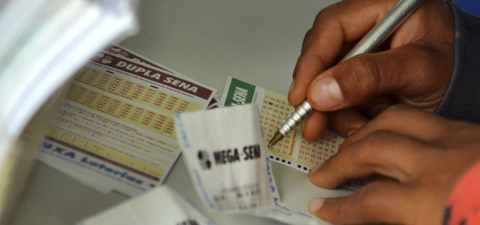 [Mega-Sena acumula e pode pagar R$ 42 milhÃµes; veja os nÃºmeros sorteados]