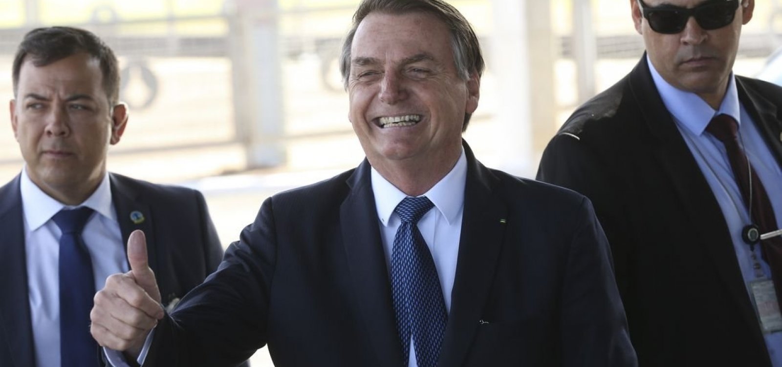 [Bolsonaro planeja conceder indulto a policiais de Carandiru, ônibus 174 e Eldorado dos Carajás]