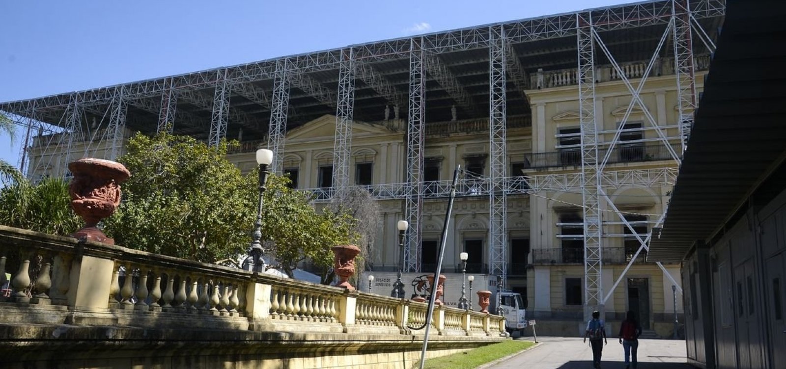 [Um ano apÃ³s incÃªndio, doaÃ§Ãµes ajudam a recompor acervo do Museu Nacional]
