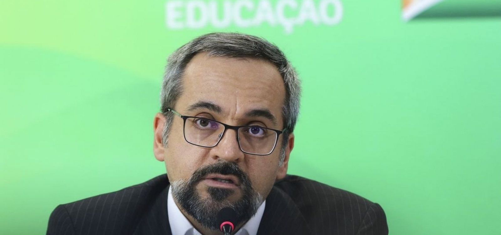 [MEC corta pela metade orÃ§amento da Capes]