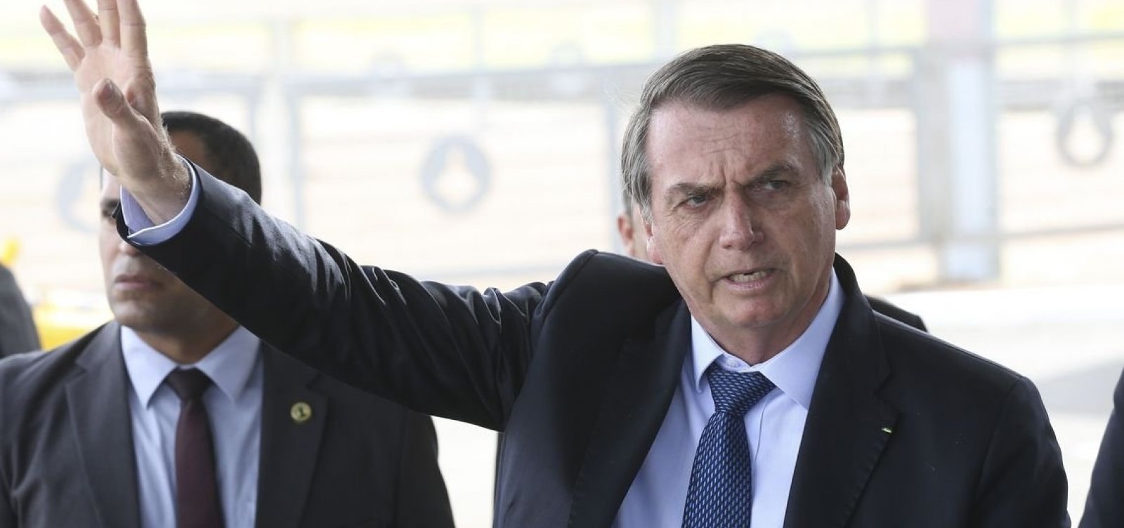 [Bolsonaro pede ao MEC projeto para proibir 'ideologia de gênero']