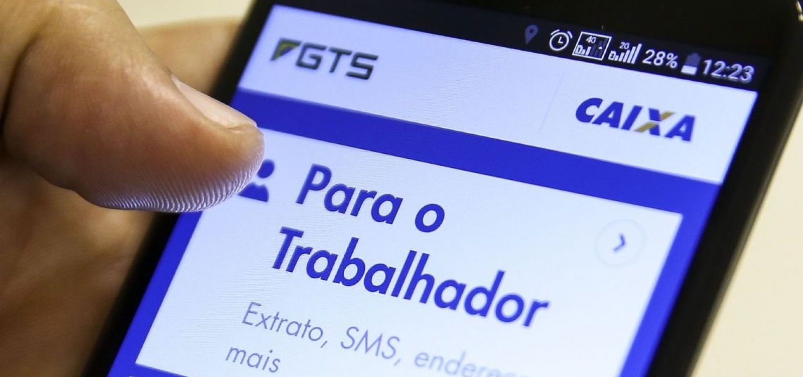 [Caixa comeÃ§a a pagar R$ 500 de FGTS nesta semana ]