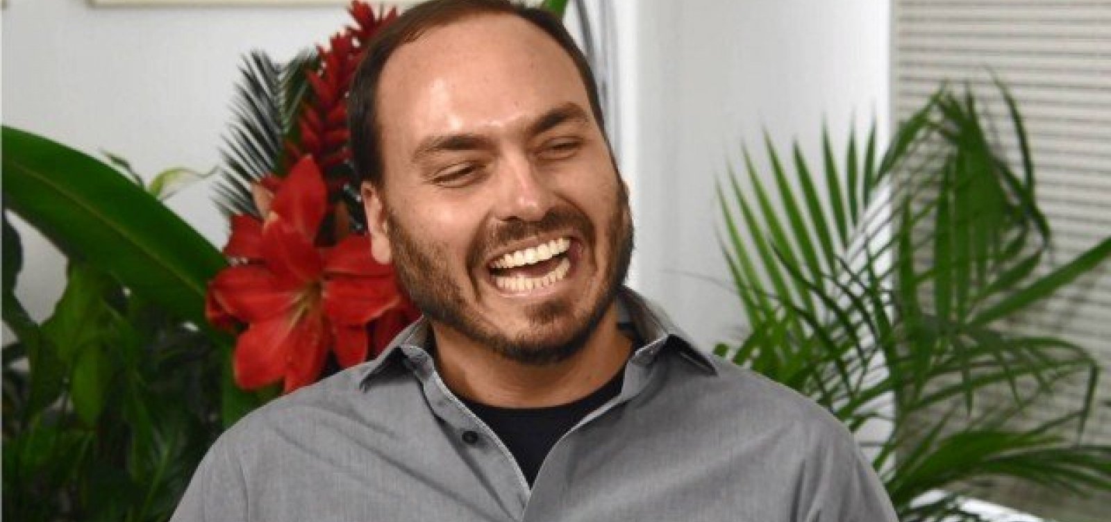 [Carlos Bolsonaro pede licenÃ§a sem remuneraÃ§Ã£o da CÃ¢mara do RioÂ ]