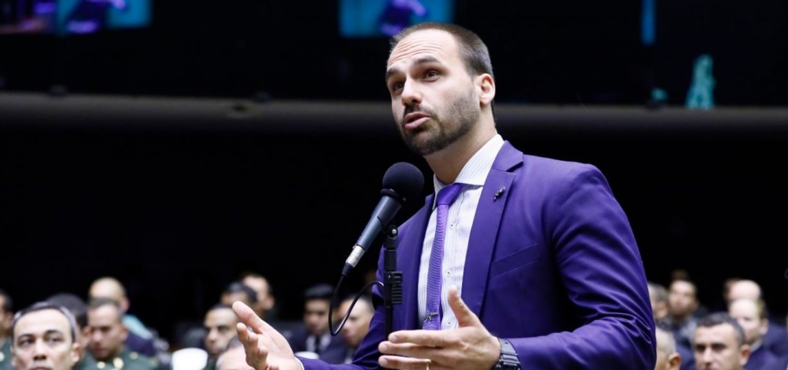 [Planalto troca nomes no Cade para ter Eduardo Bolsonaro como embaixador nos EUA]