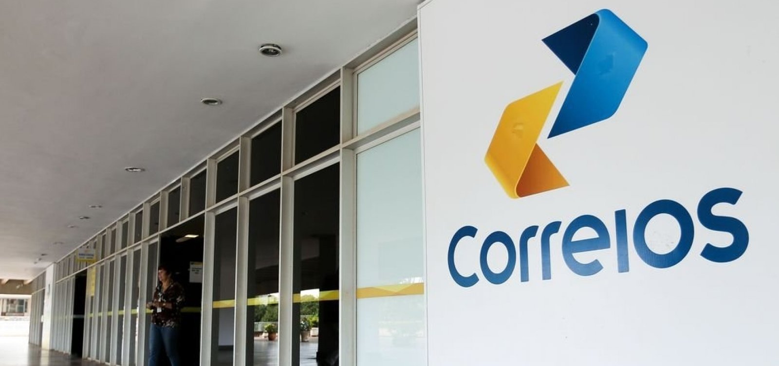 [Trabalhadores dos Correios entram em greve em todo o país]