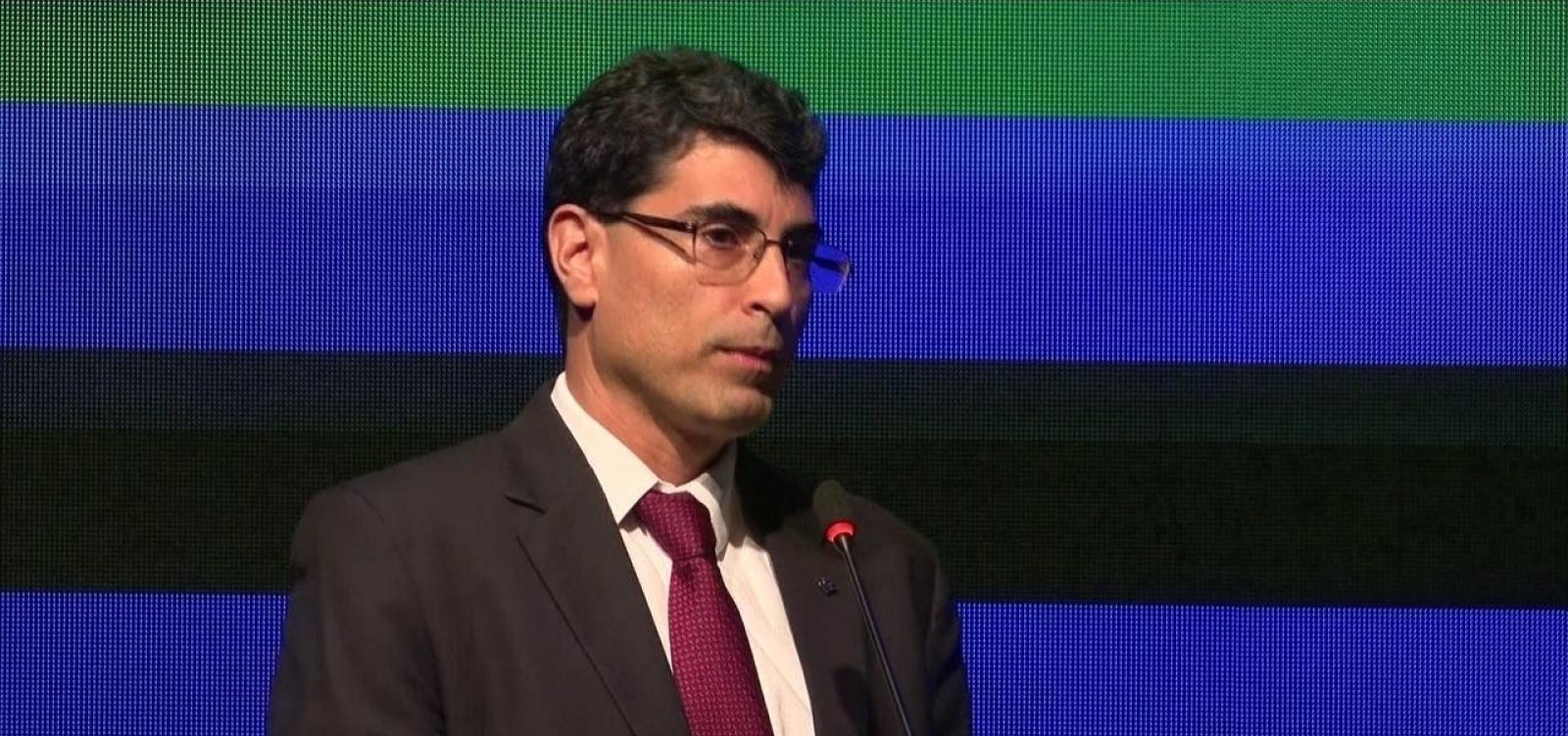[Governo estuda imposto sobre pagamentos com alÃ­quota de 0,40% para saques e depÃ³sitos]