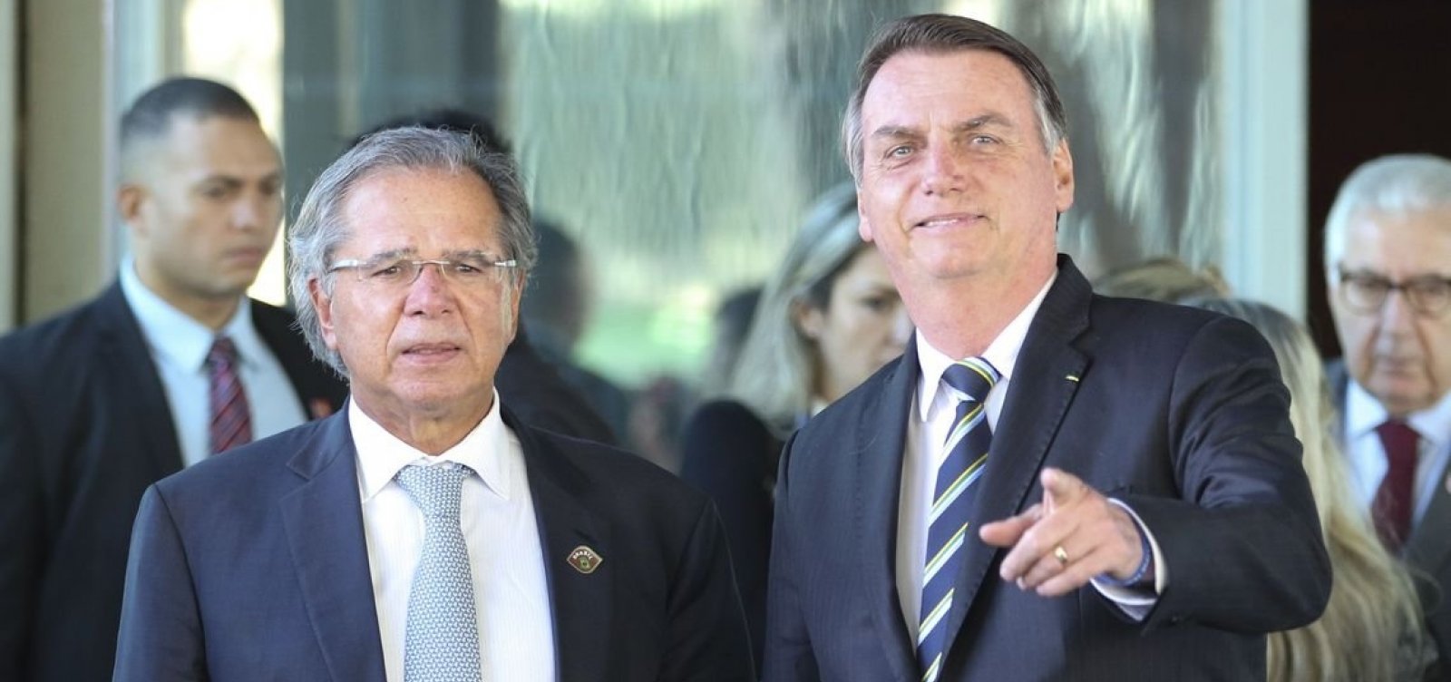[Governo avalia autorizar congelamento do salÃ¡rio mÃ­nimo]