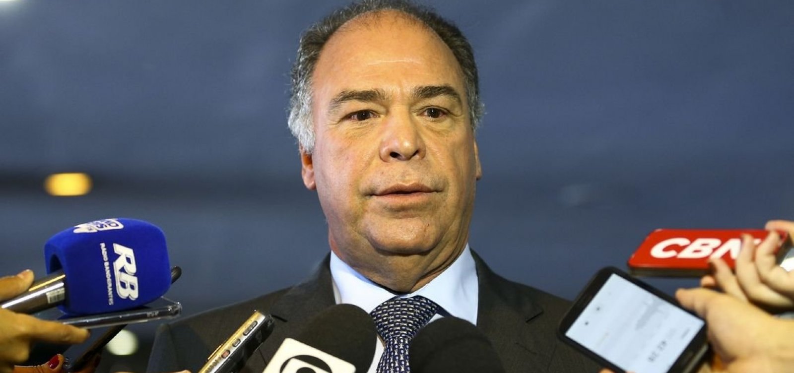 [Líder do governo Bolsonaro no Senado é alvo da Polícia Federal]