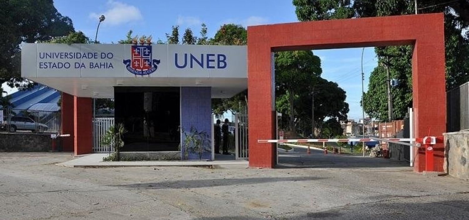 [Uneb denuncia faculdade de Rondônia por emissão de diplomas falsos ]