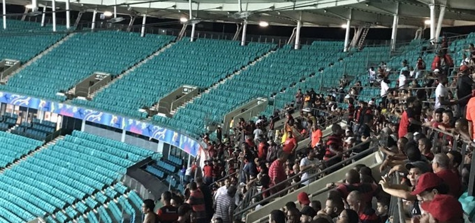 [Torcedores do Vitória prometem acionar Arena após bagunça em setorização; vídeo]