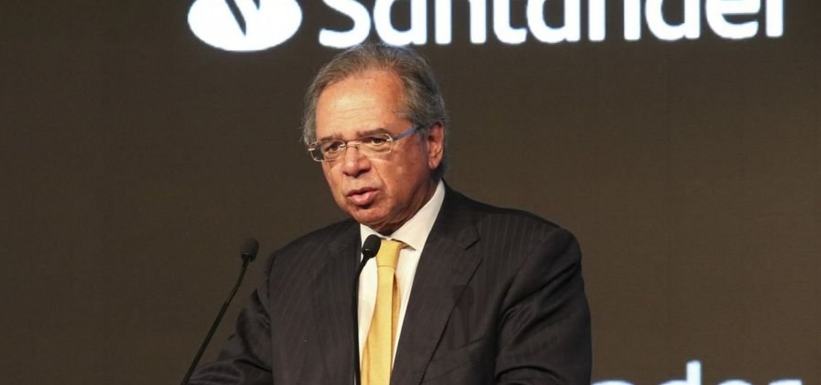 [Guedes defende devolver ao Congresso o controle do Orçamento]