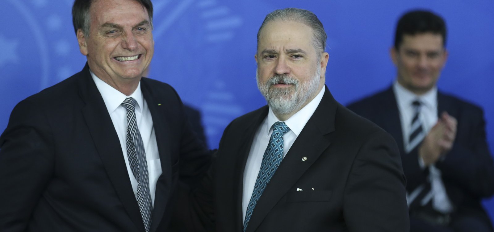 [Ao tomar posse na PGR, baiano Augusto Aras diz que atuará com 'independência' ]