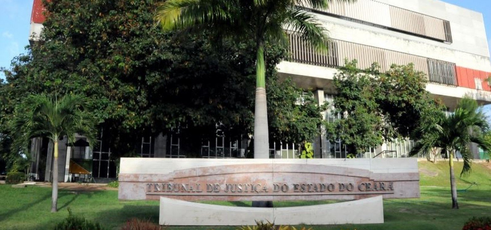 [Após questão sobre 'justiça baiana', TJ-BA rompe contrato com FGV]