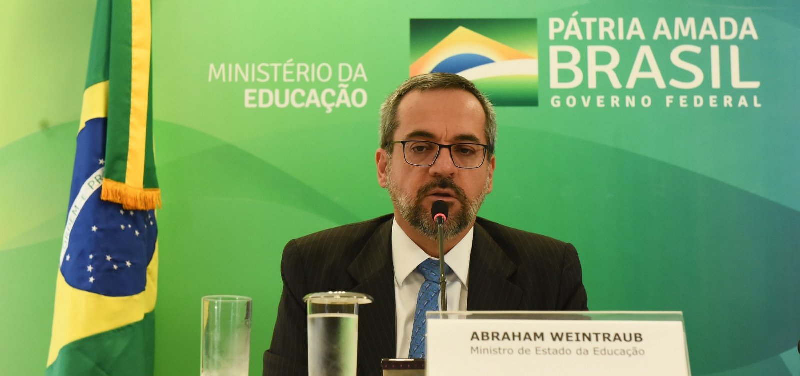 [15 estados e DF aderem a projeto de escolas militares do governo Bolsonaro]