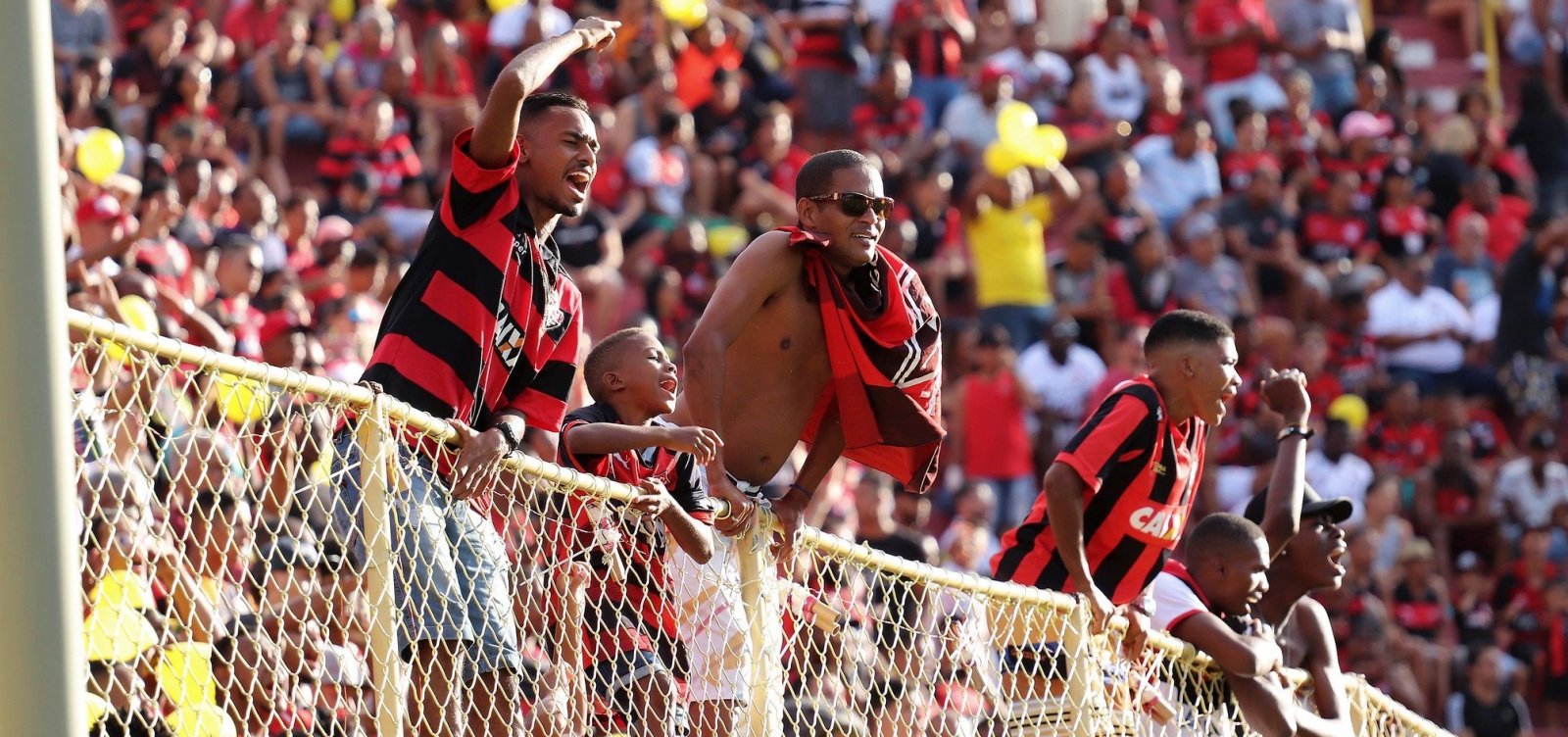 [Vitória muda planos e anuncia que vai voltar a jogar no Barradão]