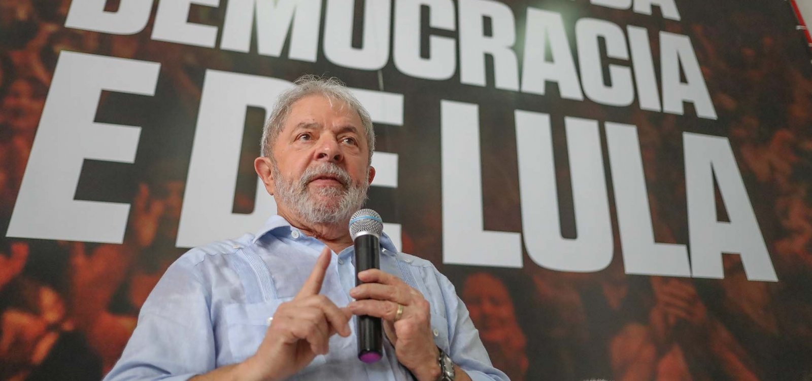 [Lula recebe título de cidadão honorário de Paris]