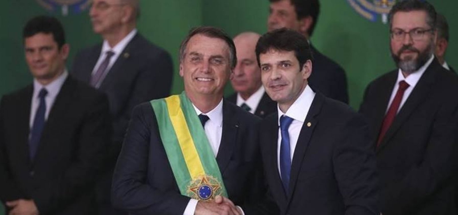 [Depoimento de ex-assessor à PF e planilha sugerem que Bolsonaro e ministro receberam caixa dois]