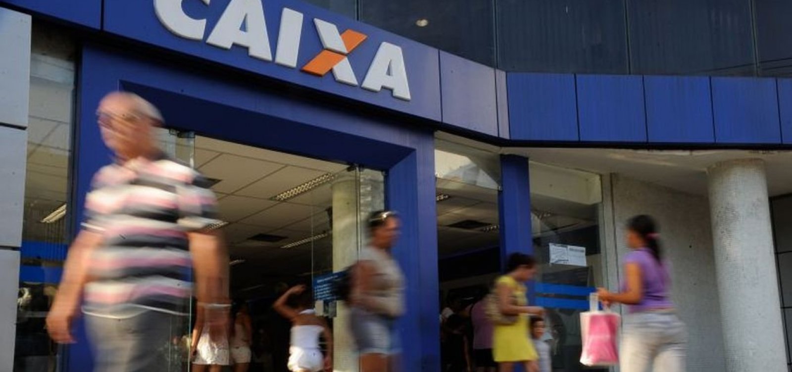 [Caixa paga até R$ 500 do FGTS para parte dos correntistas]