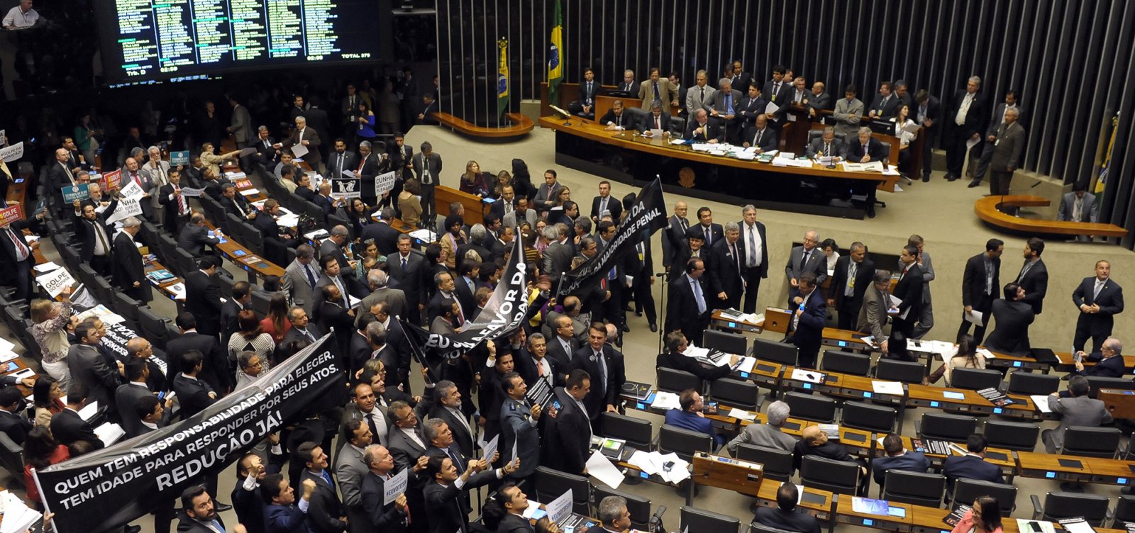 [Câmara aprova em 1º turno PEC que cria polícias penais]